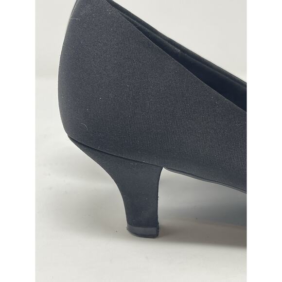 Coach and Four Women's Size 7 Almond Toe Heels Pump Black Shoes - Picture 5 of 13